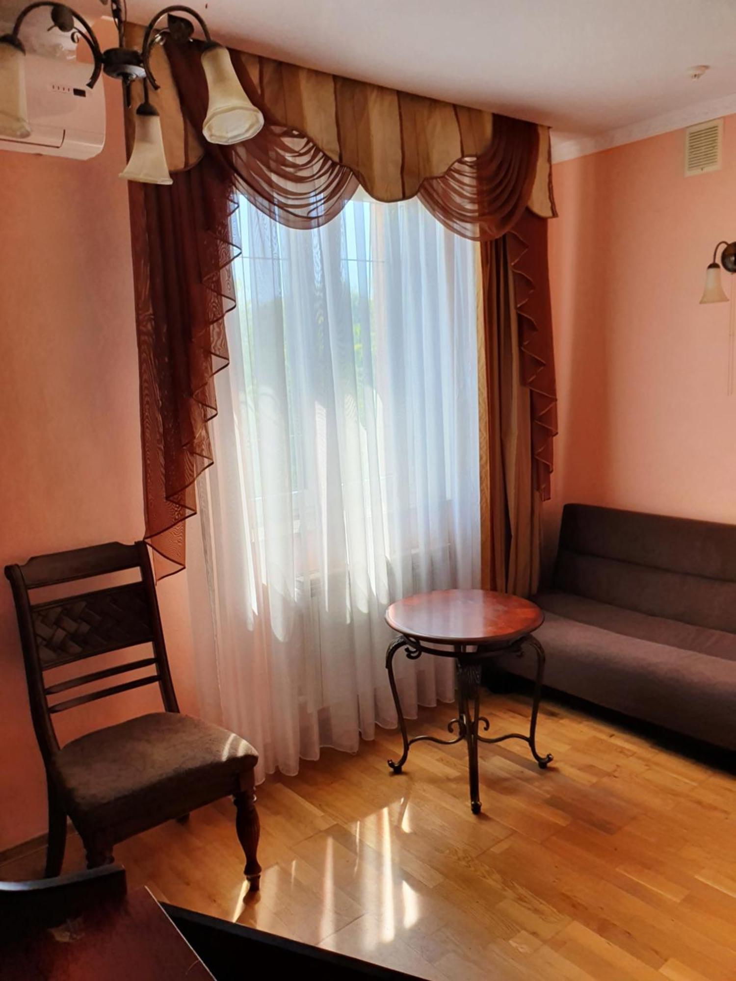Hotel едем *